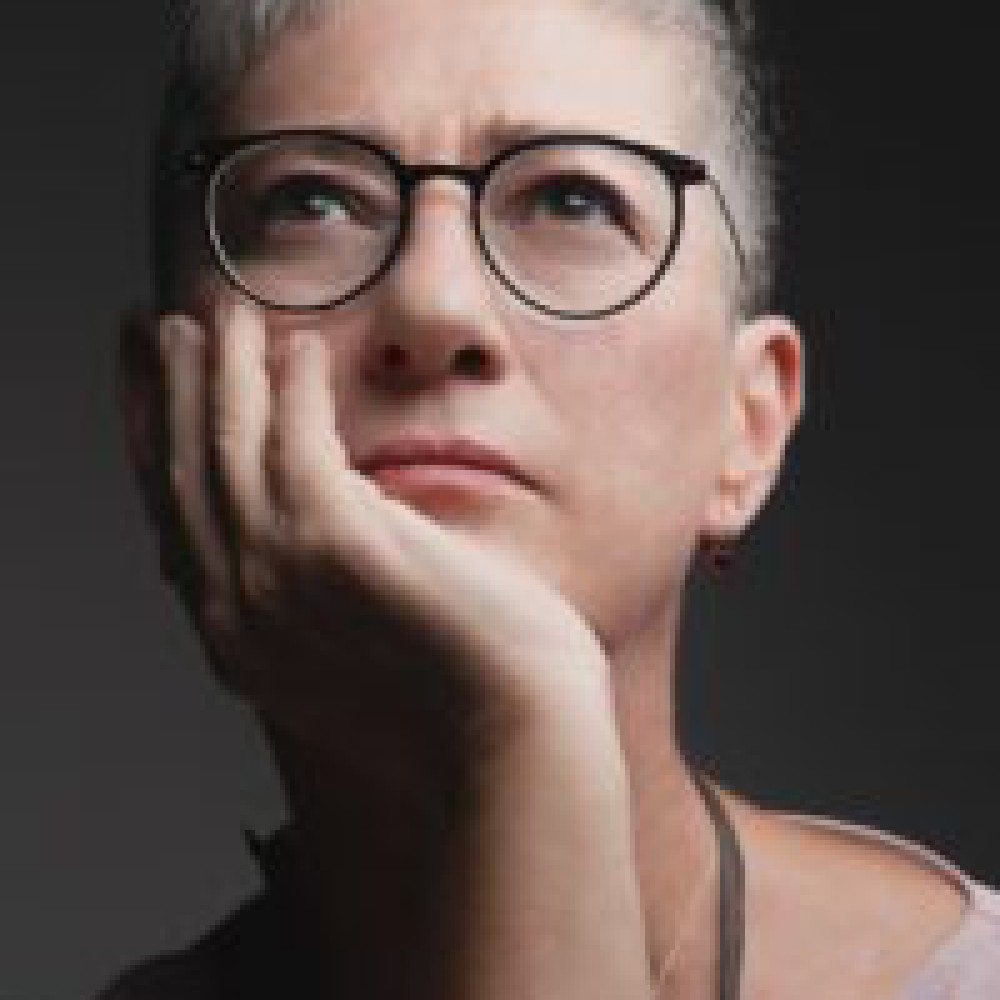 Ayfer Tunç