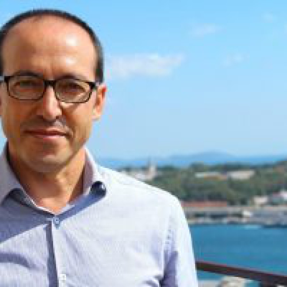 Burhan Sönmez